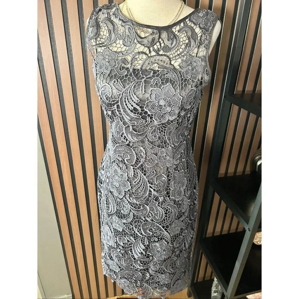 Andrianne Papell gray lacy dress short sleeveless size 4 wedding guest fancy